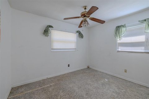 House in Brandon, Florida 2 bedrooms, 128.95 sq.m. № 2304502 - photo 14