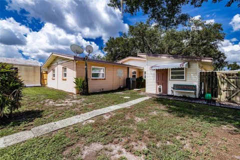 House in Brandon, Florida 2 bedrooms, 128.95 sq.m. № 2304502 - photo 21