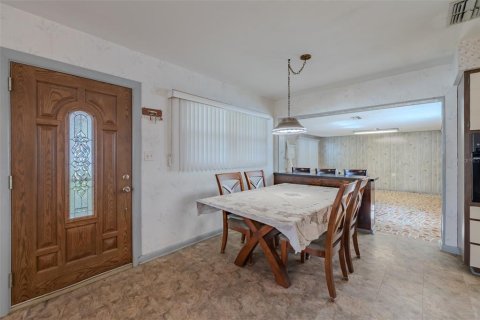 House in Brandon, Florida 2 bedrooms, 128.95 sq.m. № 2304502 - photo 7