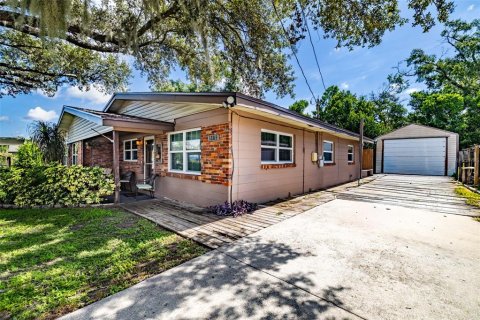 House in Brandon, Florida 2 bedrooms, 128.95 sq.m. № 2304502 - photo 6