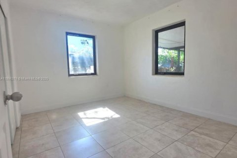 Casa en alquiler en Miami, Florida, 2 dormitorios, 146.32 m2 № 1950314 - foto 5