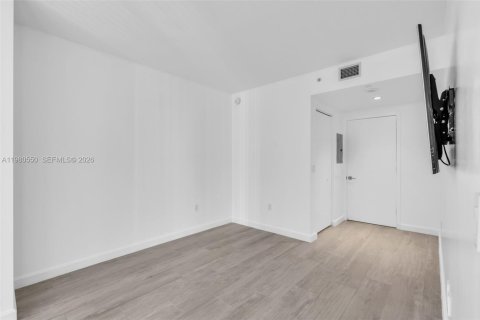 Condominio en venta en Miami, Florida, 1 dormitorio, 63.55 m2 № 2049554 - foto 16
