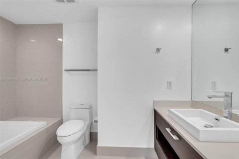 Condominio en venta en Miami, Florida, 1 dormitorio, 63.55 m2 № 2049554 - foto 19