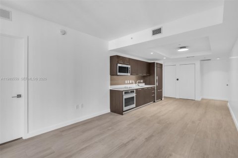 Condominio en venta en Miami, Florida, 1 dormitorio, 63.55 m2 № 2049554 - foto 13