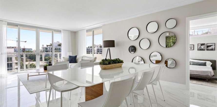 Condominio en Bay Harbor Islands, Florida, 3 dormitorios  № 2030853