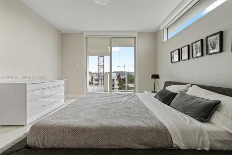 Condominio en venta en Bay Harbor Islands, Florida, 3 dormitorios № 2030853 - foto 14