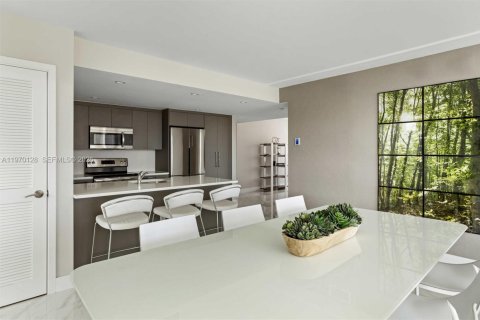 Condominio en venta en Bay Harbor Islands, Florida, 3 dormitorios № 2030853 - foto 7