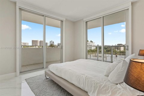 Condominio en venta en Bay Harbor Islands, Florida, 3 dormitorios № 2030853 - foto 18