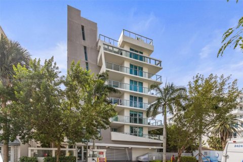 Condominio en venta en Bay Harbor Islands, Florida, 3 dormitorios, 120.4 m2 № 2030853 - foto 25