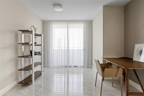 Condominio en venta en Bay Harbor Islands, Florida, 3 dormitorios № 2030853 - foto 11