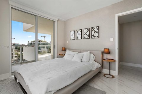 Condominio en venta en Bay Harbor Islands, Florida, 3 dormitorios № 2030853 - foto 20