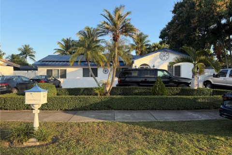 Дом в Майами, Флорида 5 спален, 204.94м2 № 2051597