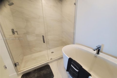 Condominio en alquiler en Sunny Isles Beach, Florida, 2 dormitorios № 2081342 - foto 20