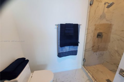 Condominio en alquiler en Sunny Isles Beach, Florida, 2 dormitorios № 2081342 - foto 14