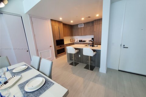 Condominio en alquiler en Sunny Isles Beach, Florida, 2 dormitorios № 2081342 - foto 25