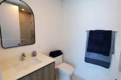 Condominio en alquiler en Sunny Isles Beach, Florida, 2 dormitorios № 2081342 - foto 11