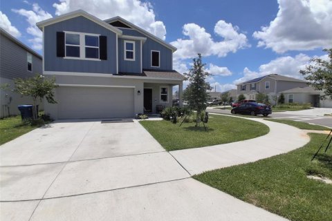 House in Lake Wales, Florida 6 bedrooms, 228.82 sq.m. № 2111473