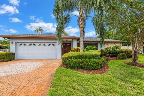 Casa en Dunedin, Florida 3 dormitorios, 181.25 m2 № 2383641