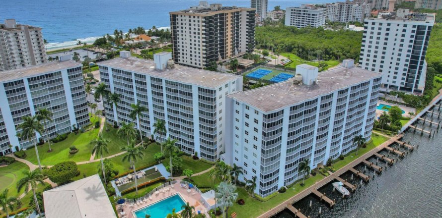 Condo in Highland Beach, Florida, 2 bedrooms № 1174415