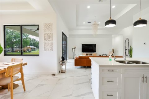 Villa ou maison à vendre à Clewiston, Floride: 3 chambres, 172.43 m2 № 2071013 - photo 11