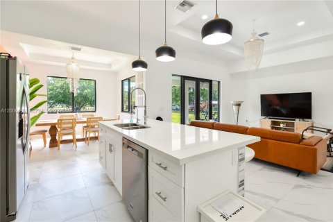Villa ou maison à vendre à Clewiston, Floride: 3 chambres, 172.43 m2 № 2071013 - photo 10