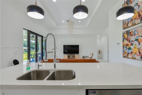 Villa ou maison à vendre à Clewiston, Floride: 3 chambres, 172.43 m2 № 2071013 - photo 9