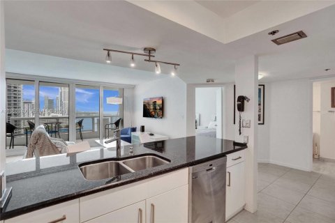 Condominio en alquiler en Miami, Florida, 2 dormitorios, 129.13 m2 № 2011813 - foto 4