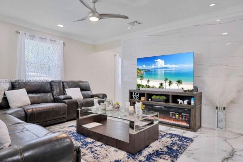Villa ou maison à vendre à Hollywood, Floride: 3 chambres, 110.74 m2 № 2184566 - photo 11