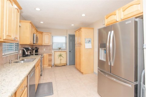 House in Gulfport, Florida 3 bedrooms, 149.67 sq.m. № 1910943 - photo 8