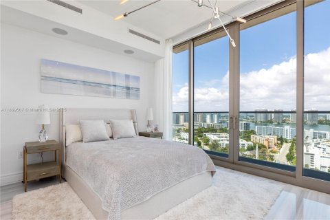 Condo in Sunny Isles Beach, Florida, 4 bedrooms  № 1775775 - photo 15