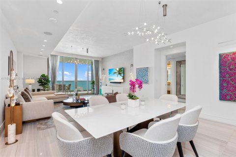 Condo in Sunny Isles Beach, Florida, 4 bedrooms  № 1775775 - photo 1