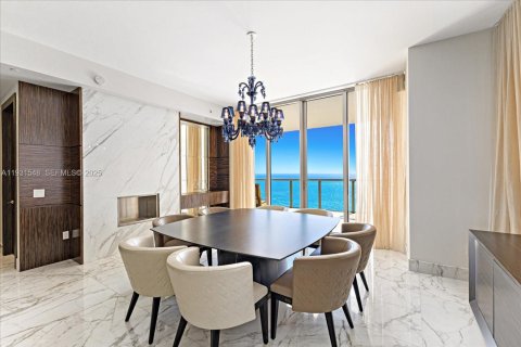 Copropriété à vendre à Bal Harbour, Floride: 4 chambres, 342.62 m2 № 2088441 - photo 4