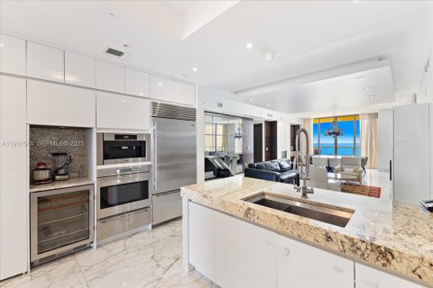 Copropriété à vendre à Bal Harbour, Floride: 4 chambres, 342.62 m2 № 2088441 - photo 15