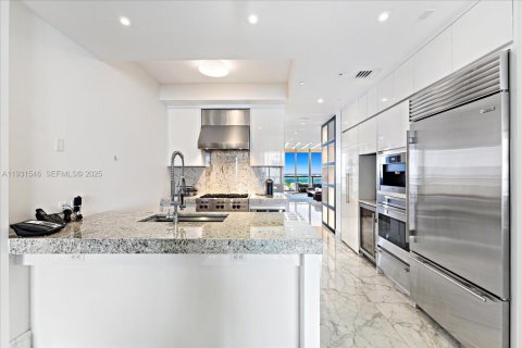 Copropriété à vendre à Bal Harbour, Floride: 4 chambres, 342.62 m2 № 2088441 - photo 16