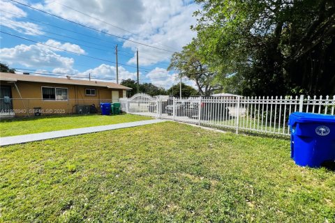 Снять в аренду квартиру в Майами, Флорида 37.16м2, № 1992131 - фото 19