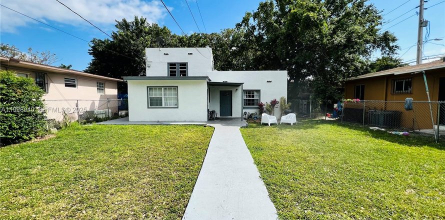 Студия в Майами, Флорида № 1992131