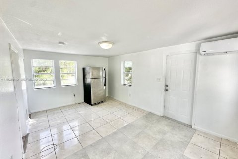 Снять в аренду квартиру в Майами, Флорида 37.16м2, № 1992131 - фото 14