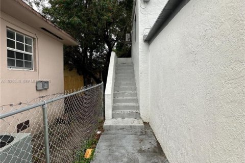 Снять в аренду квартиру в Майами, Флорида 37.16м2, № 1992131 - фото 4