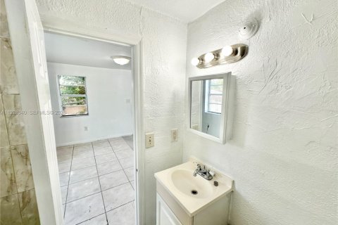 Снять в аренду квартиру в Майами, Флорида 37.16м2, № 1992131 - фото 10