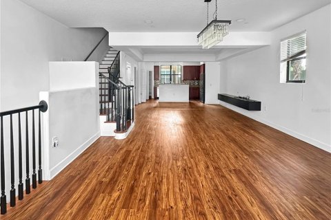 Touwnhouse à vendre à Orlando, Floride: 4 chambres, 211.82 m2 № 2210150 - photo 3
