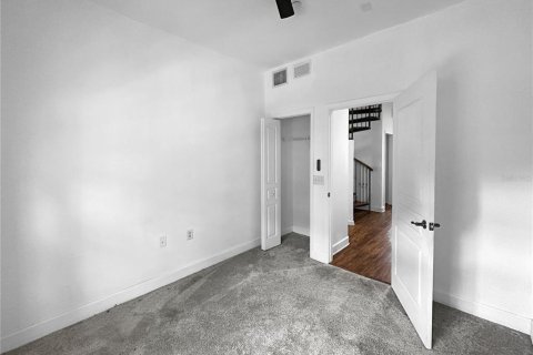 Touwnhouse à vendre à Orlando, Floride: 4 chambres, 211.82 m2 № 2210150 - photo 12