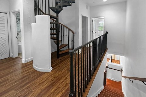 Touwnhouse à vendre à Orlando, Floride: 4 chambres, 211.82 m2 № 2210150 - photo 7