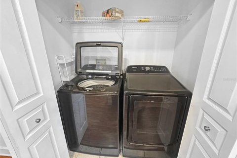 Touwnhouse à vendre à Orlando, Floride: 4 chambres, 211.82 m2 № 2210150 - photo 17