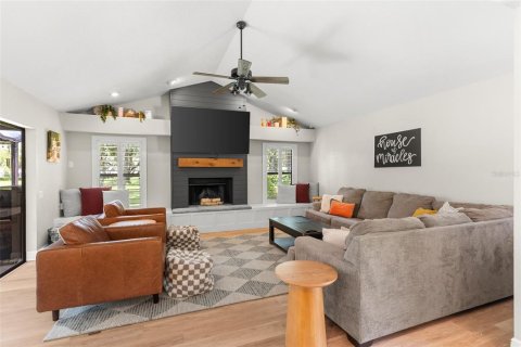 House in Plant City, Florida 4 bedrooms, 243.22 sq.m. № 1869672 - photo 9