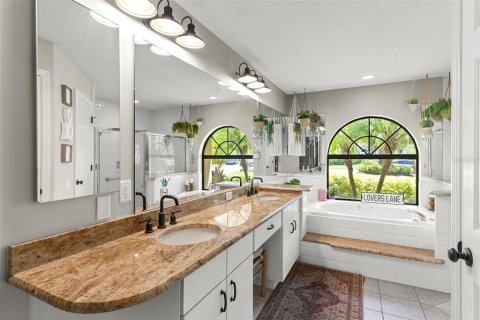 House in Plant City, Florida 4 bedrooms, 243.22 sq.m. № 1869672 - photo 20