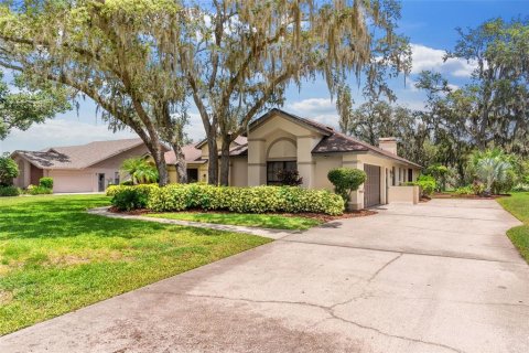 House in Plant City, Florida 4 bedrooms, 243.22 sq.m. № 1869672 - photo 3