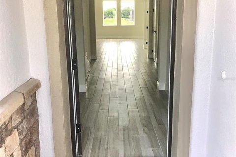Casa en venta en Tampa, Florida, 4 dormitorios, 304.44 m2 № 2103576 - foto 4