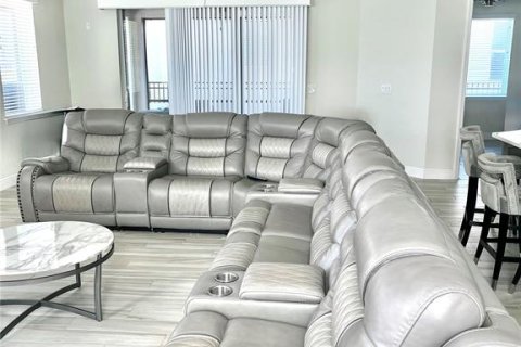 Casa en venta en Tampa, Florida, 4 dormitorios, 304.44 m2 № 2103576 - foto 26