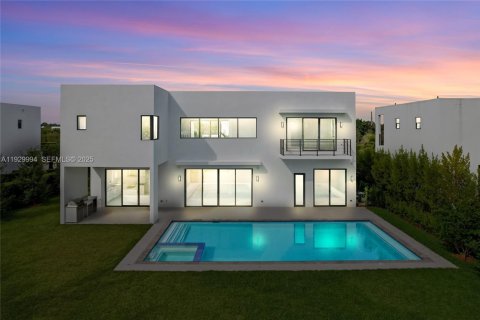 Villa ou maison à vendre à Weston, Floride: 5 chambres, 353.96 m2 № 1989381 - photo 1