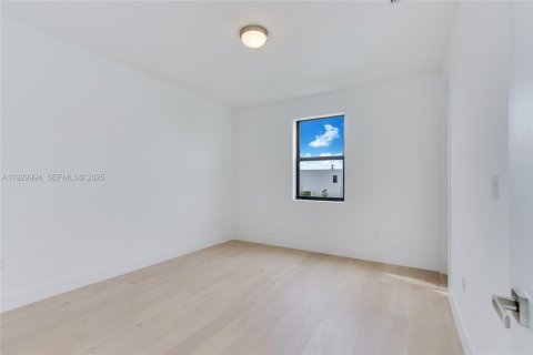 Villa ou maison à vendre à Weston, Floride: 5 chambres, 353.96 m2 № 1989381 - photo 24